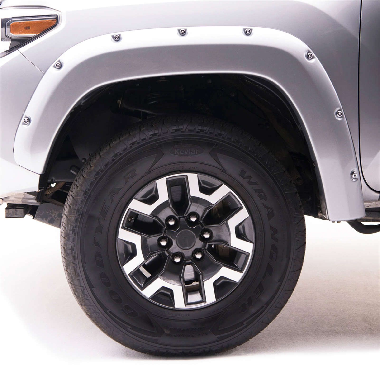 EGR - 791394-GAN - USA Switchblade Silver Color Match Style Fender Flares