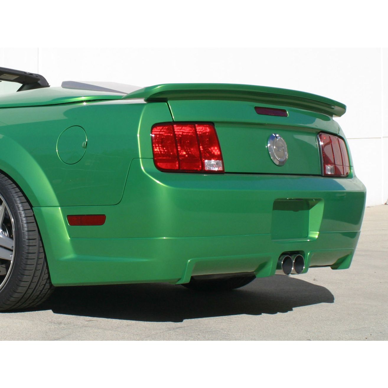 Street Scene FORD MUSTANG 05-09 GT REAR FASCIA LIP GEN 2